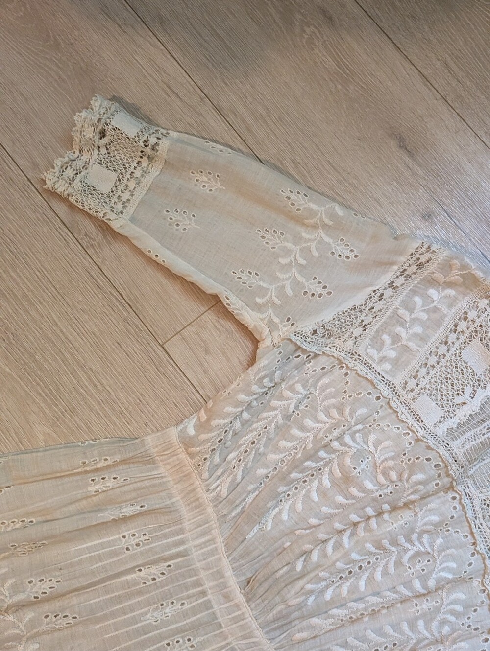 ANTIQUE Lawn Dress - Picture 6 of 16